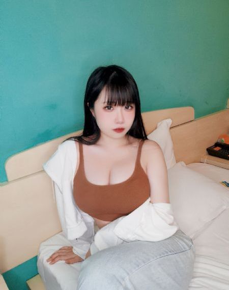 夜店狂花_欧美电影在线