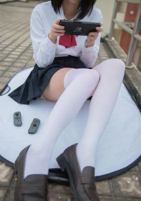 女大学生的沙龙室免费看_全集高清百度云未删减2020
